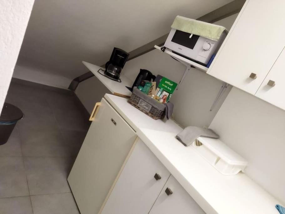 Cozy Apartment Near To The Airport Kouvaras Exterior photo
