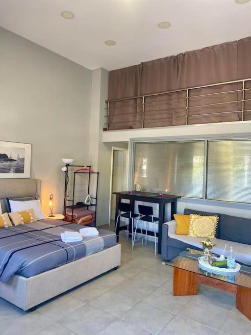 Cozy Apartment Near To The Airport Kouvaras Exterior photo